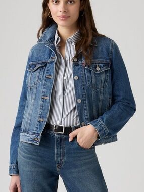 Levi's Original Trucker Denim Jacket Women’s Size M Medium Wash Retro Western